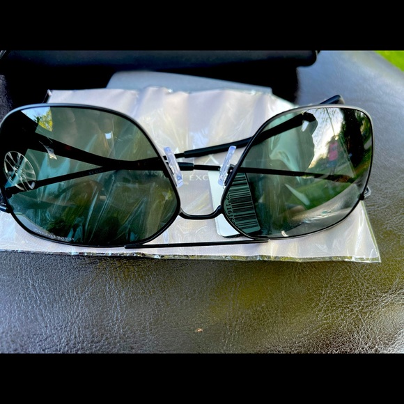 Sunglasses - Picture 3 of 6